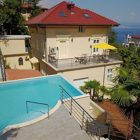 אופטיה Apartments Villa Atta מראה חיצוני תמונה
