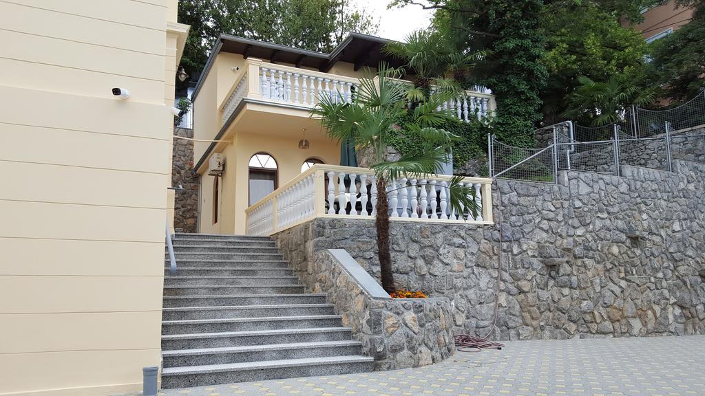אופטיה Apartments Villa Atta מראה חיצוני תמונה