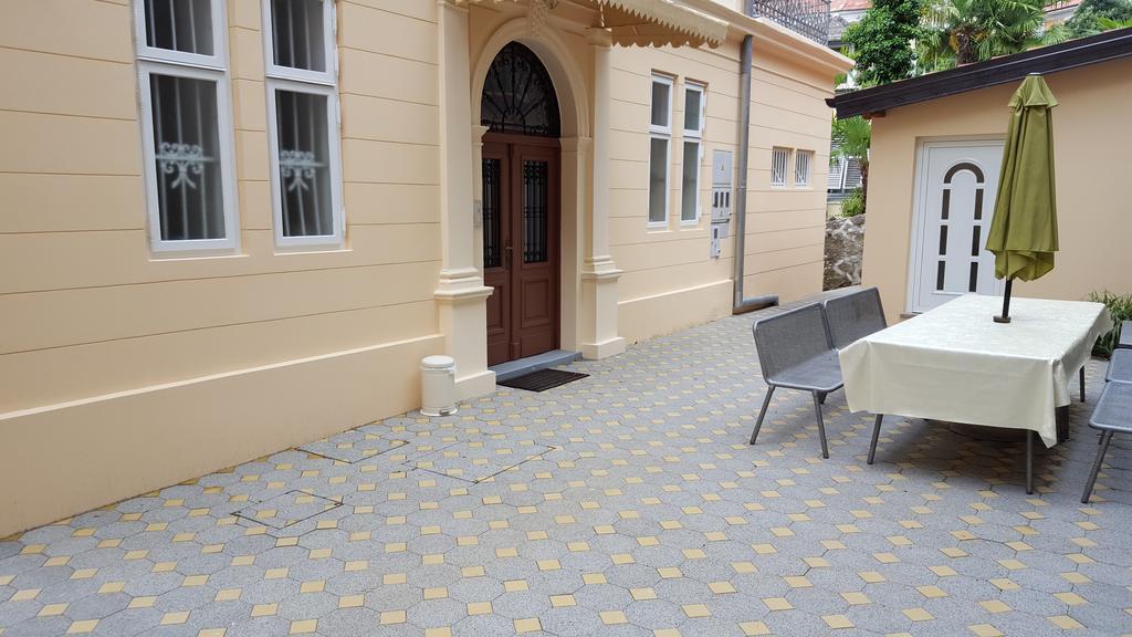 אופטיה Apartments Villa Atta מראה חיצוני תמונה