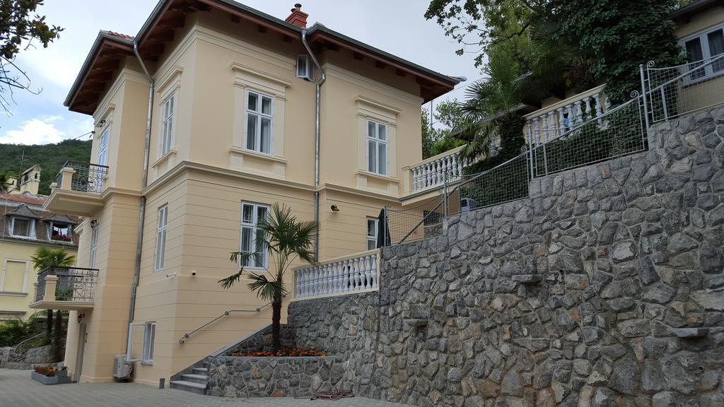 אופטיה Apartments Villa Atta מראה חיצוני תמונה