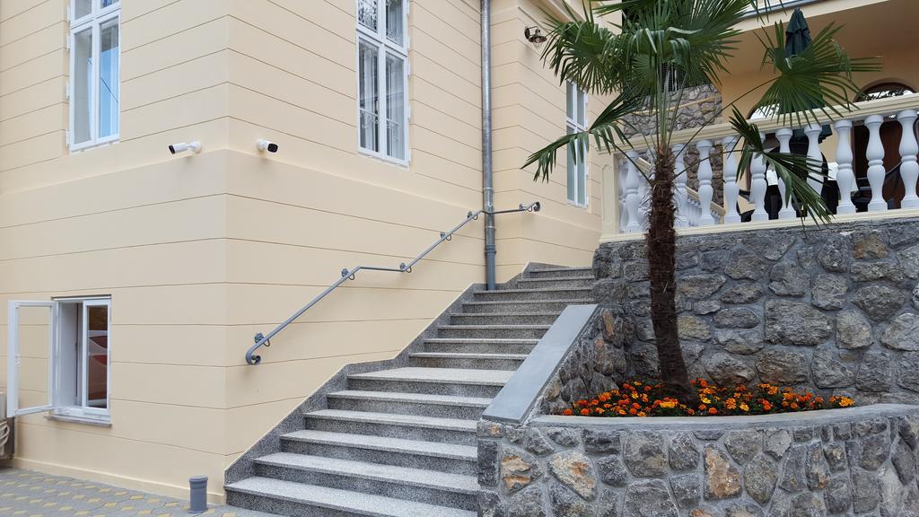 אופטיה Apartments Villa Atta מראה חיצוני תמונה